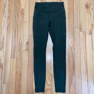 Lululemon size 4 in dark green